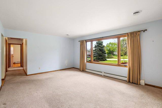 N3W27282 Arrowhead TRAIL, Waukesha, WI 53188