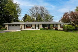 N3W27282 Arrowhead TRAIL, Waukesha, WI 53188
