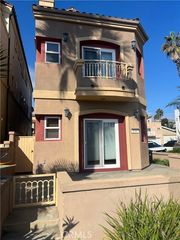121 21st, Huntington Beach, CA 92648