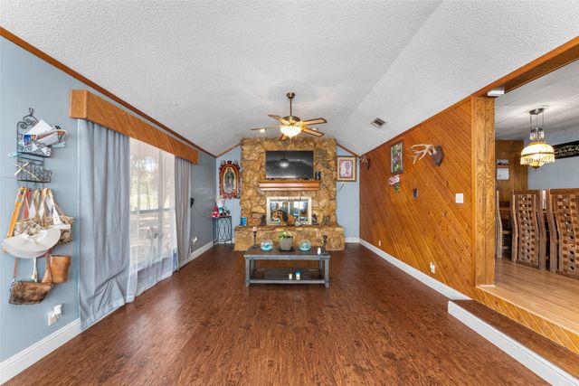 1301 County Road 2405, Kemp, TX 75143