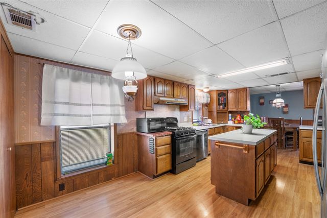 1301 County Road 2405, Kemp, TX 75143