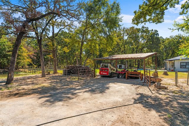 1301 County Road 2405, Kemp, TX 75143