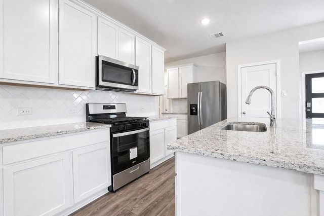 8131 Arrowroot Lane, Magnolia, TX 77354