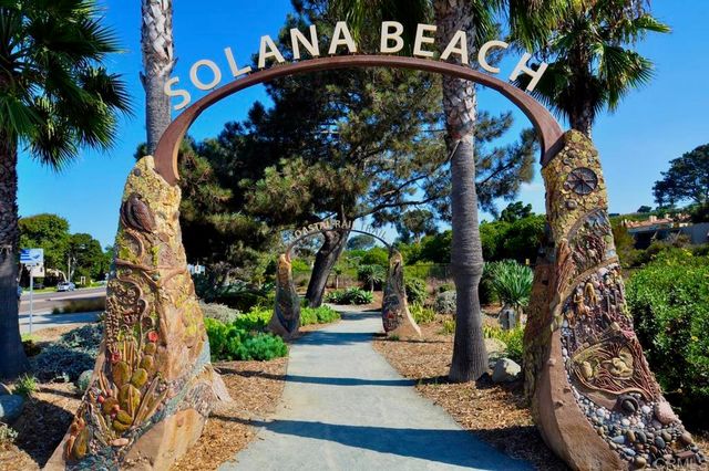 212 N Helix Avenue, Solana Beach, CA 92075