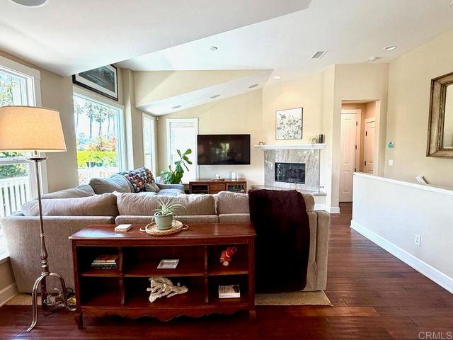 212 N Helix Avenue, Solana Beach, CA 92075