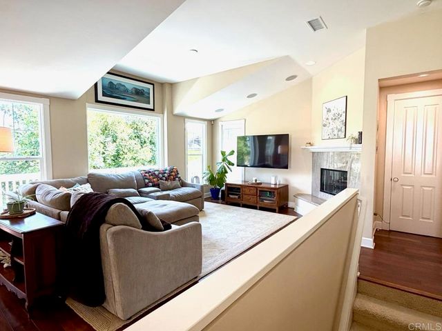 212 N Helix Avenue, Solana Beach, CA 92075