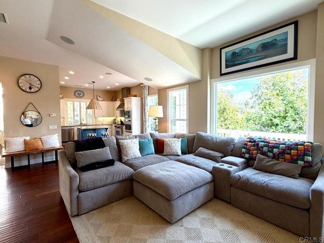 212 N Helix Avenue, Solana Beach, CA 92075