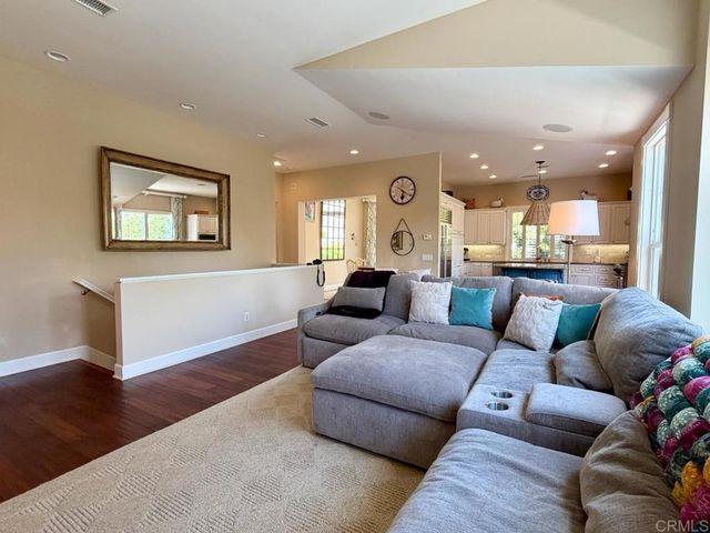 212 N Helix Avenue, Solana Beach, CA 92075
