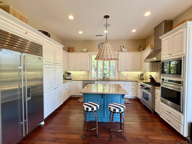 212 N Helix Avenue, Solana Beach, CA 92075