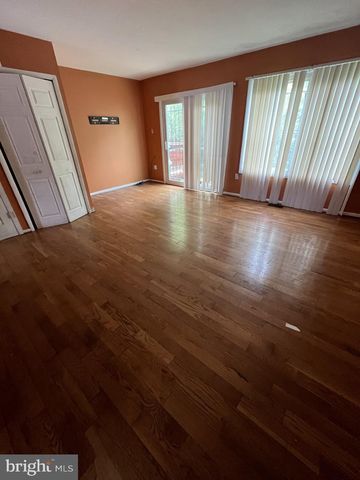 4613 6TH ST SE, Washington, DC 20032