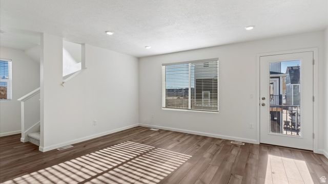 137 N GREEN RIVER RD, Saratoga Springs, UT 84045