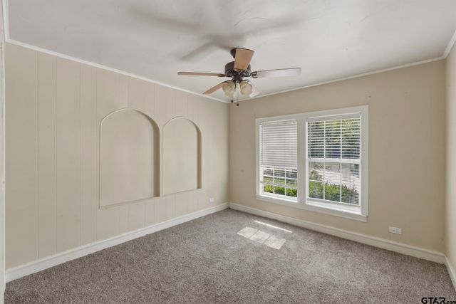 713 Highland Dr, Palestine, TX 75801