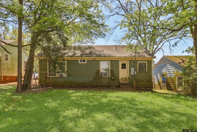 713 Highland Dr, Palestine, TX 75801