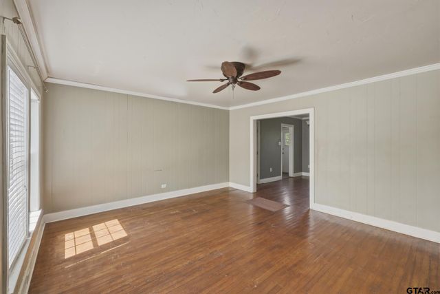 713 Highland Dr, Palestine, TX 75801