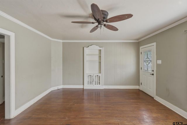 713 Highland Dr, Palestine, TX 75801