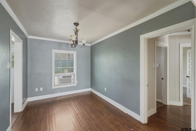 713 Highland Dr, Palestine, TX 75801