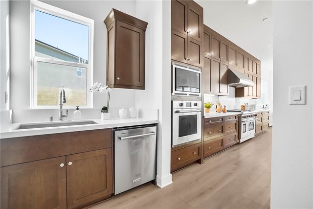 27392 Dialogue Way, Valencia, CA 91381