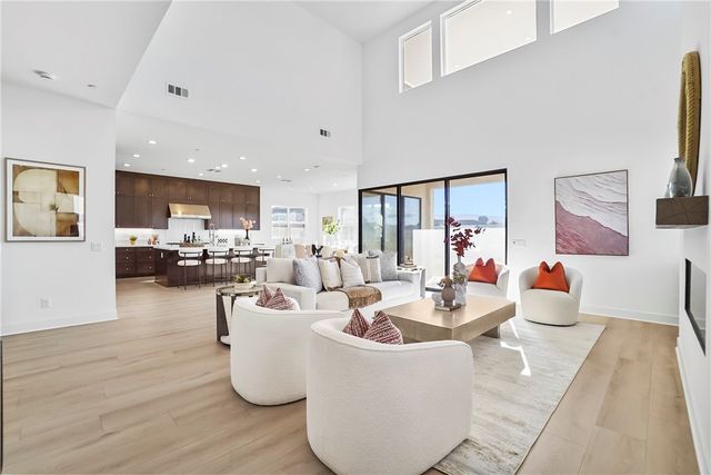 27392 Dialogue Way, Valencia, CA 91381