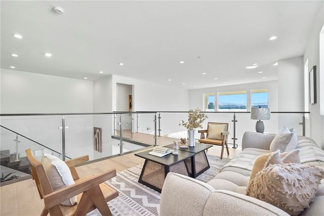 27392 Dialogue Way, Valencia, CA 91381