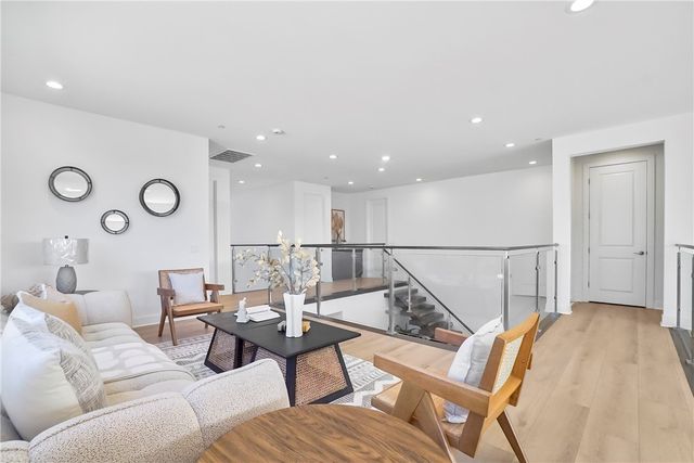 27392 Dialogue Way, Valencia, CA 91381