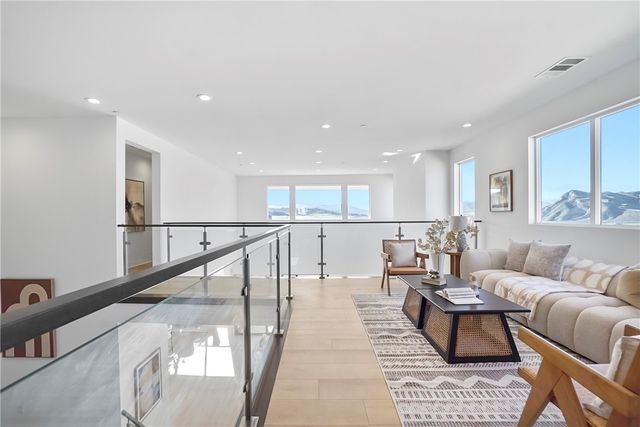 27392 Dialogue Way, Valencia, CA 91381