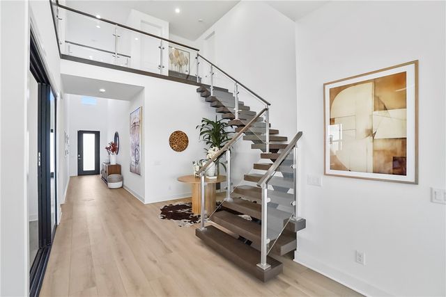 27392 Dialogue Way, Valencia, CA 91381