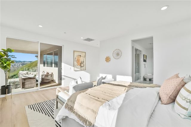 27392 Dialogue Way, Valencia, CA 91381