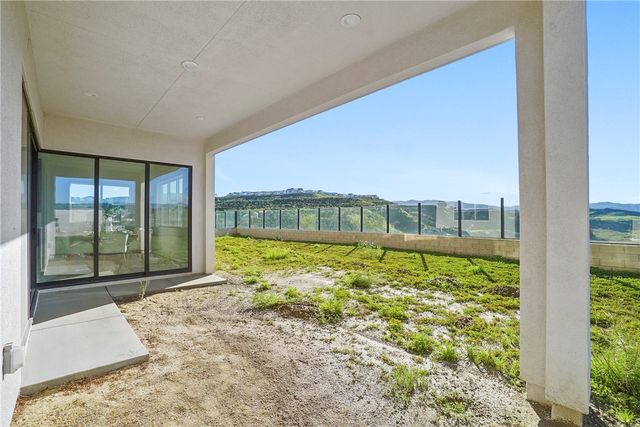 27392 Dialogue Way, Valencia, CA 91381