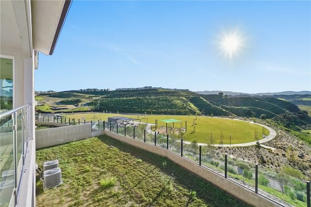 27392 Dialogue Way, Valencia, CA 91381