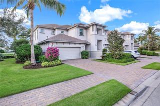 8050 Signature Club CIR # 101, Naples, FL 34113
