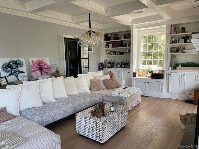 88 Dutchess Boulevard, Atlantic Beach, NY 11509