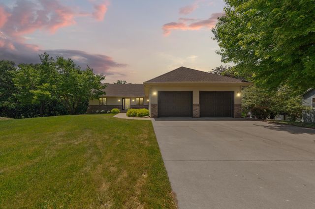 9327 Hillside Trail S, Cottage Grove, MN 55016