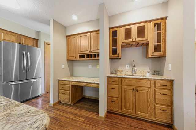 9327 Hillside Trail S, Cottage Grove, MN 55016