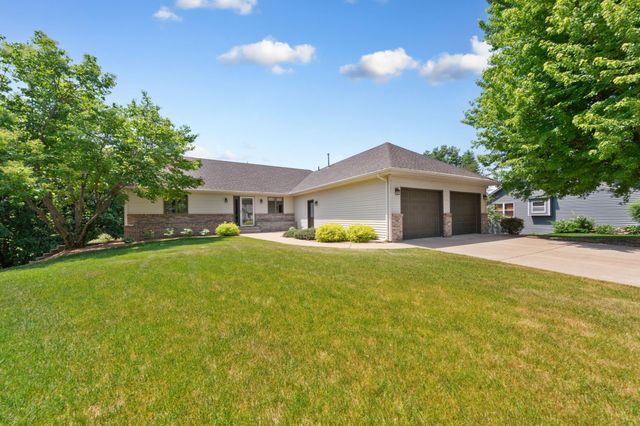 9327 Hillside Trail S, Cottage Grove, MN 55016