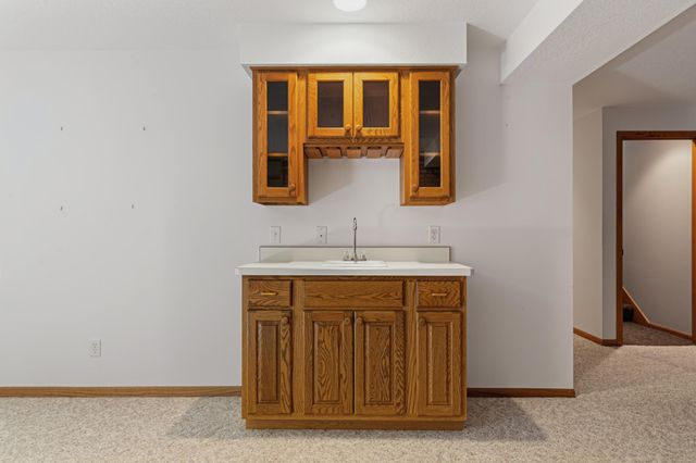 9327 Hillside Trail S, Cottage Grove, MN 55016
