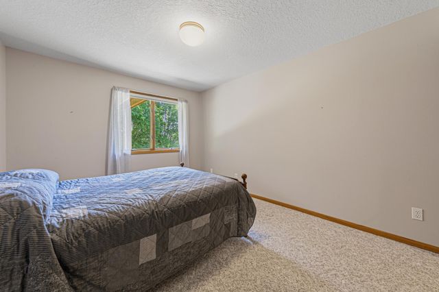 9327 Hillside Trail S, Cottage Grove, MN 55016