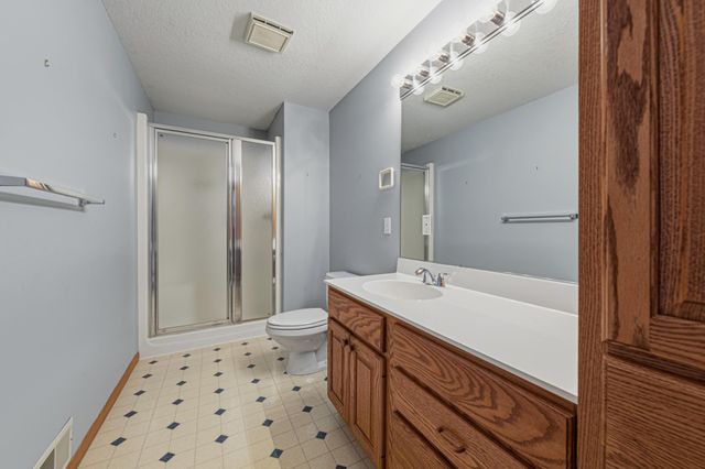 9327 Hillside Trail S, Cottage Grove, MN 55016