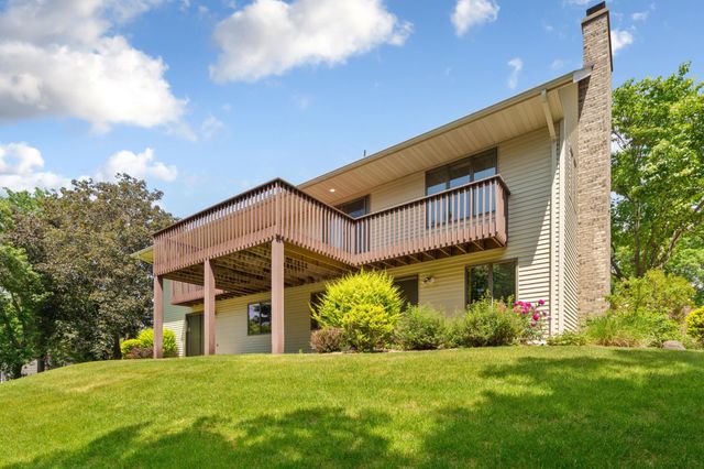 9327 Hillside Trail S, Cottage Grove, MN 55016