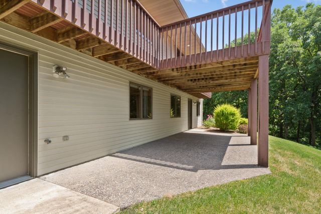 9327 Hillside Trail S, Cottage Grove, MN 55016