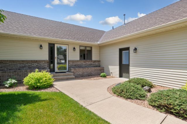 9327 Hillside Trail S, Cottage Grove, MN 55016