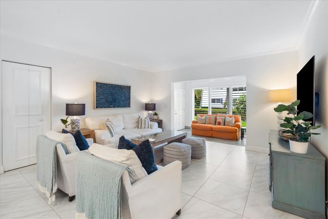 1015 Ingraham Avenue 9, Delray Beach, FL 33483