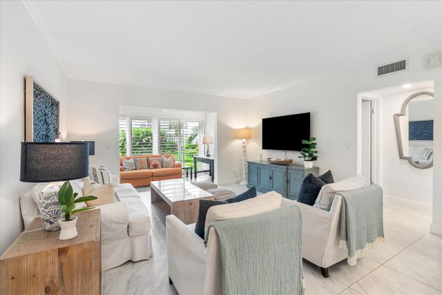 1015 Ingraham Avenue 9, Delray Beach, FL 33483