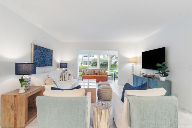 1015 Ingraham Avenue 9, Delray Beach, FL 33483