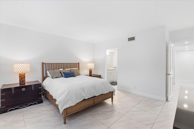 1015 Ingraham Avenue 9, Delray Beach, FL 33483