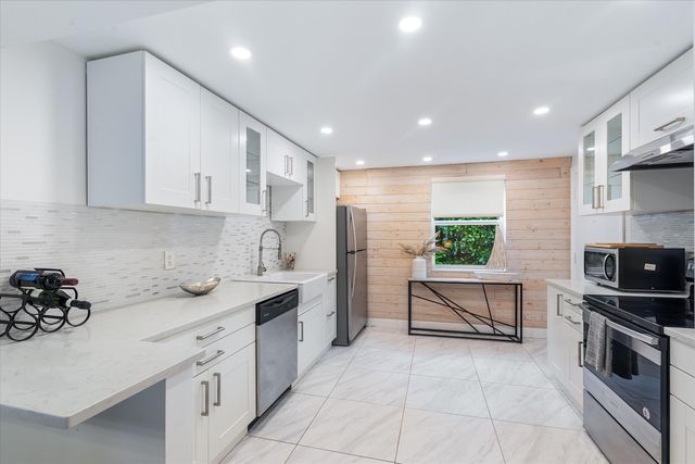 1015 Ingraham Avenue 9, Delray Beach, FL 33483