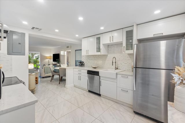 1015 Ingraham Avenue 9, Delray Beach, FL 33483