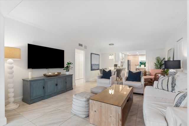 1015 Ingraham Avenue 9, Delray Beach, FL 33483