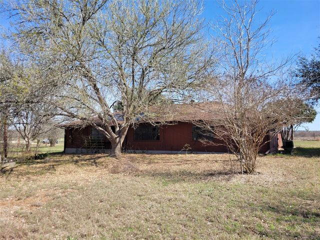 497 Fm 153, Smithville, TX 78957