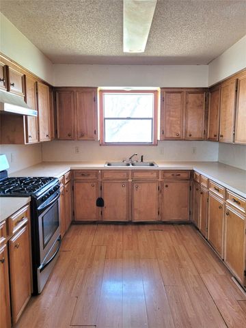 497 Fm 153, Smithville, TX 78957