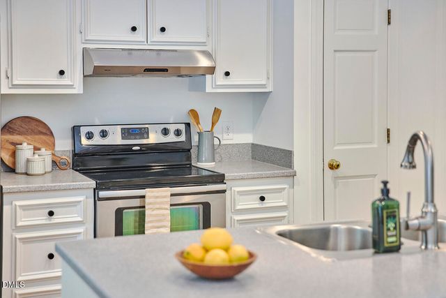 117 Ironwoods Drive, Chapel Hill, NC 27516